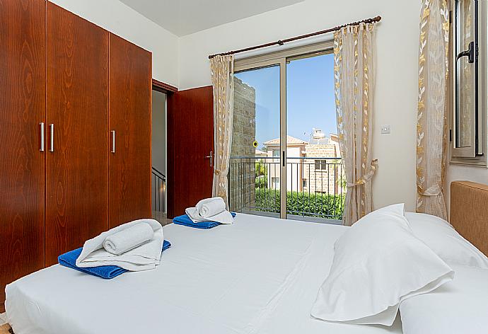 Double bedroom with en suite bathroom and A/C . - Villa Diana . (Fotogalerie) }}