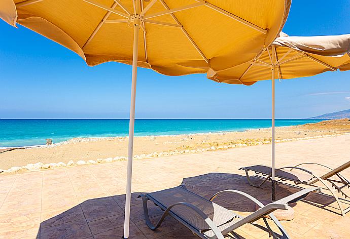 Beach directly in front of Villa Galene . - Villa Galene . (Photo Gallery) }}