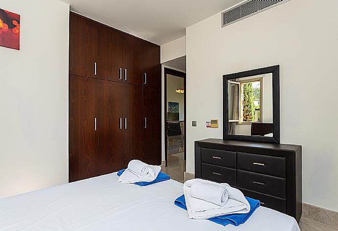 Double bedroom with en suite bathroom and A/C . - Villa Galene . (Photo Gallery) }}