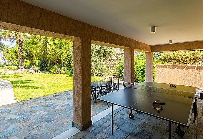 Sheltered terrace area with table tennis . - Villa Galene . (Photo Gallery) }}