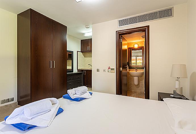 Double bedroom with en suite bathroom, A/C, and kitchenette . - Villa Galene . (Photo Gallery) }}