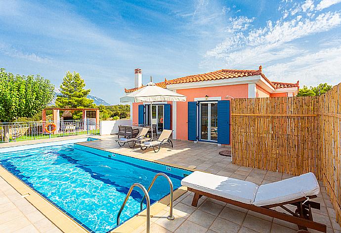 ,Beautiful villa with private pool, terrace, and garden with panoramic countryside views . - Villa Europe Ena . (Fotogalerie) }}