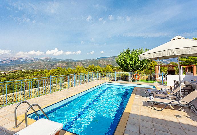 Private pool, terrace, and garden with panoramic countryside views . - Villa Europe Ena . (Галерея фотографий) }}