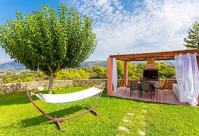 Garden area . - Villa Europe Ena . (Галерея фотографий) }}