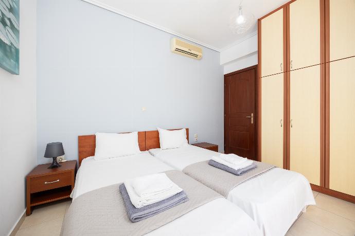 Twin bedroom with A/C . - Villa Europe Ena . (Photo Gallery) }}