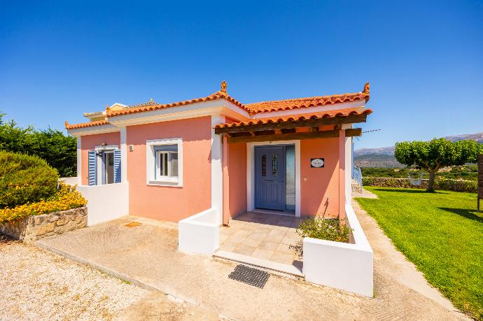 Entrance to villa . - Villa Europe Ena . (Photo Gallery) }}