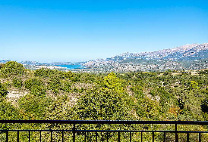 View from terrace . - Villa Europe Thia . (Galería de imágenes) }}