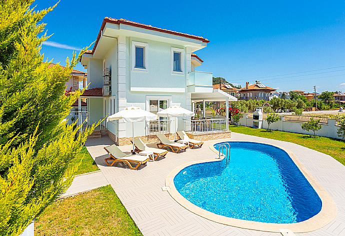 Beautiful villa with private pool, terrace, and garden . - Villa Veli . (Fotogalerie) }}