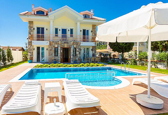 Beautiful villa with private pool, terrace, and garden . - Villa Portakal Blossom . (Photo Gallery) }}