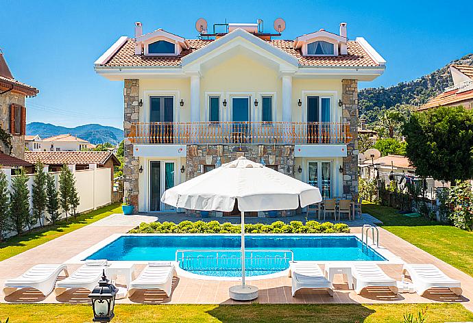 Beautiful villa with private pool, terrace, and garden . - Villa Portakal Blossom . (Fotogalerie) }}