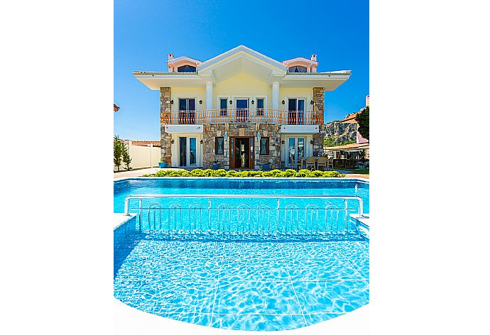 Beautiful villa with private pool, terrace, and garden . - Villa Portakal Blossom . (Fotogalerie) }}