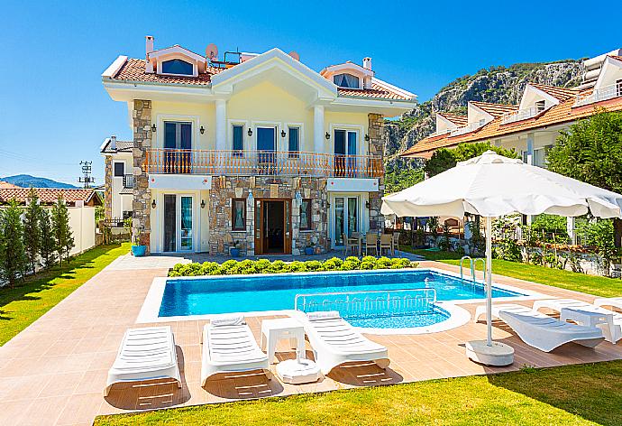 Beautiful villa with private pool, terrace, and garden . - Villa Portakal Blossom . (Галерея фотографий) }}