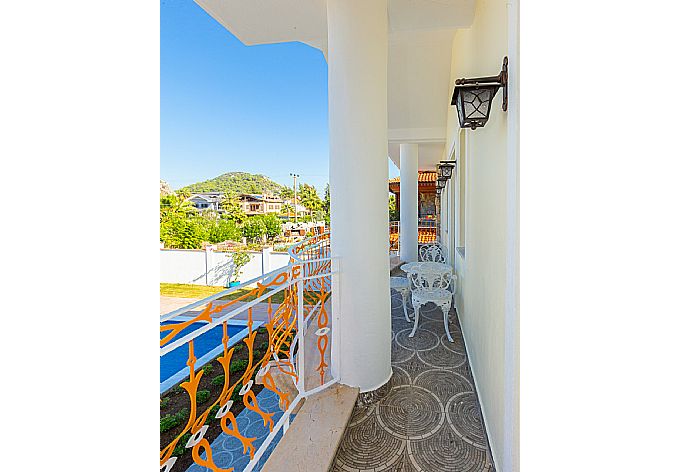 Balcony . - Villa Portakal Blossom . (Photo Gallery) }}