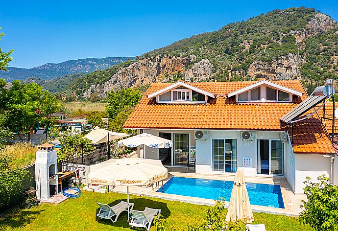 ,Beautiful villa with private pool, terrace, and garden . - Villa Zonkdemir . (Photo Gallery) }}