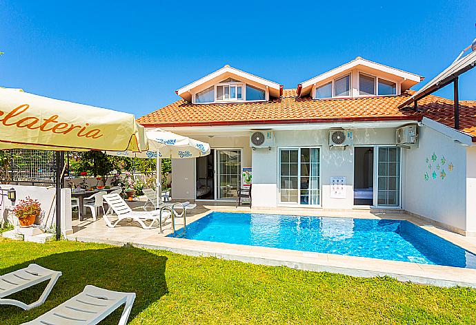 Beautiful villa with private pool, terrace, and garden . - Villa Zonkdemir . (Galería de imágenes) }}