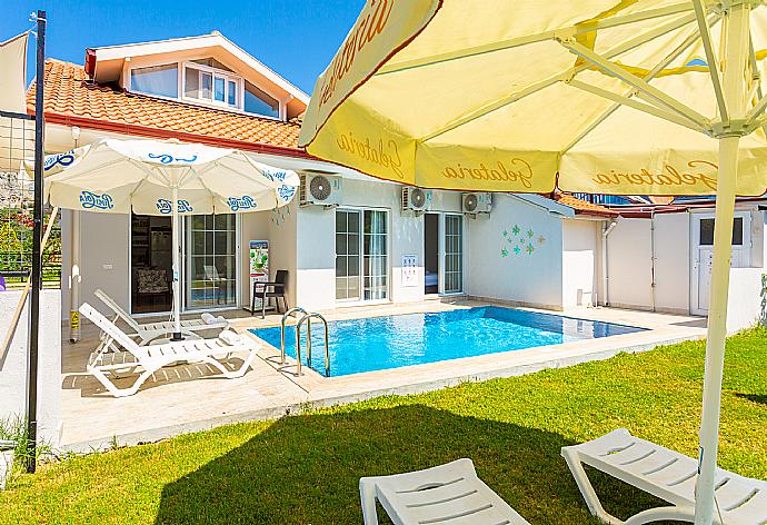 Beautiful villa with private pool, terrace, and garden . - Villa Zonkdemir . (Fotogalerie) }}