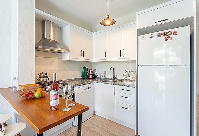 Equipped kitchen . - Villa Zonkdemir . (Fotogalerie) }}