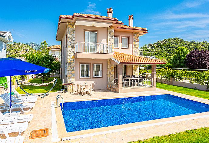 ,Beautiful villa with private pool, terrace, and garden . - Villa Toprak . (Photo Gallery) }}