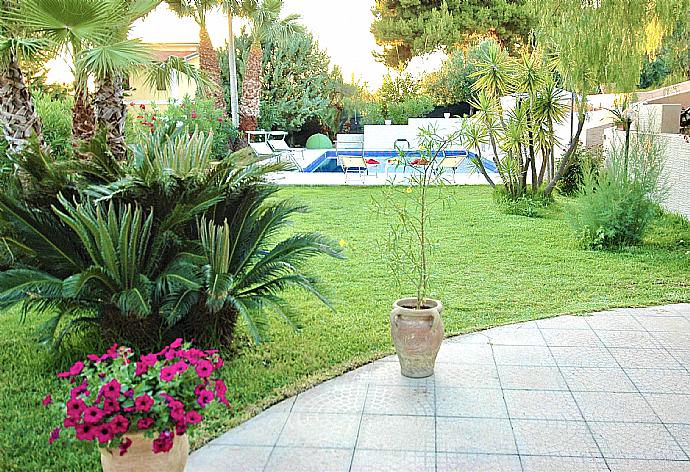 Garden area . - Villa Aster . (Photo Gallery) }}