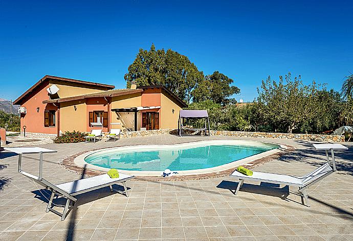 ,Beautiful villa with private pool and terrace . - Villa Camelia . (Fotogalerie) }}