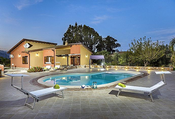 Beautiful villa with private pool and terrace . - Villa Camelia . (Galerie de photos) }}