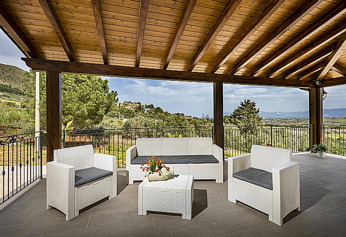 Terrace area . - Villa Gardenia . (Photo Gallery) }}