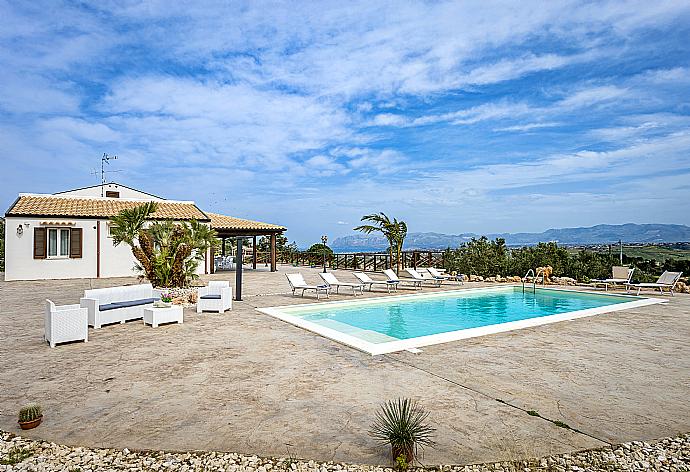 Beautiful villa with private pool and terrace . - Villa Gardenia . (Galleria fotografica) }}