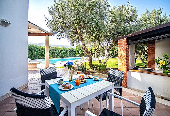 Terrace area . - Villa Lilla . (Photo Gallery) }}