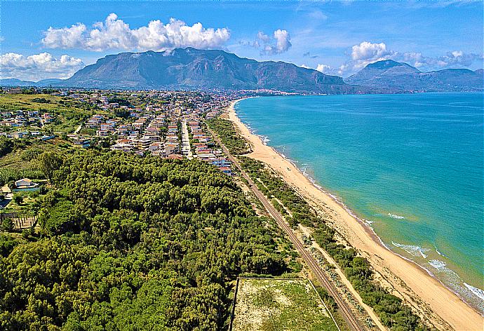 Local beach . - Villa Orchidea . (Galerie de photos) }}