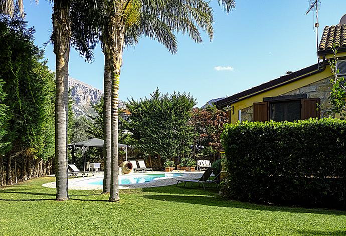 Garden area . - Villa Peonia . (Galería de imágenes) }}