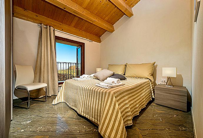 Double bedroom . - Villa Primula . (Photo Gallery) }}