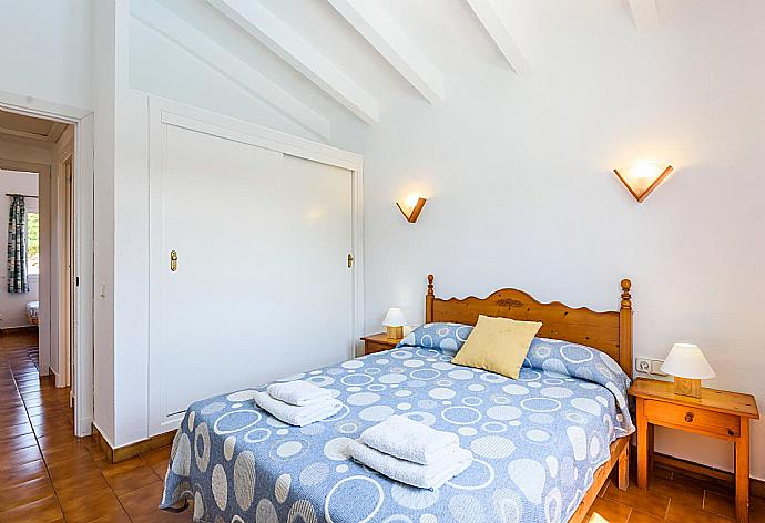 Double bedroom with A/C . - Eulalia Uno . (Photo Gallery) }}