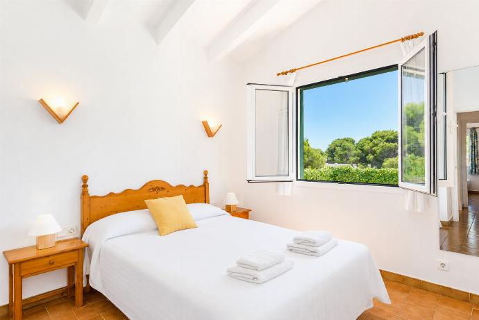 Double bedroom with A/C . - Eulalia Uno . (Galleria fotografica) }}