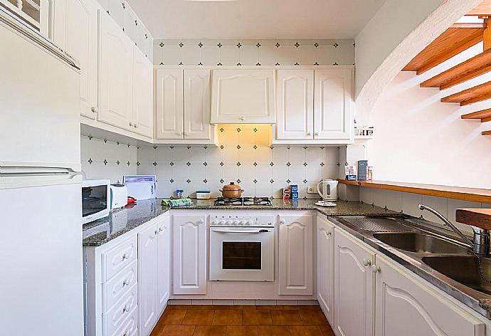 Equipped kitchen . - Eulalia Dos . (Photo Gallery) }}