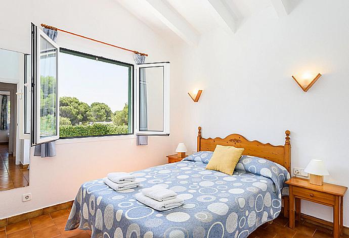 Double bedroom with A/C . - Eulalia Dos . (Photo Gallery) }}