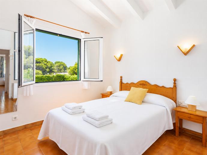 Double bedroom with A/C . - Eulalia Dos . (Fotogalerie) }}