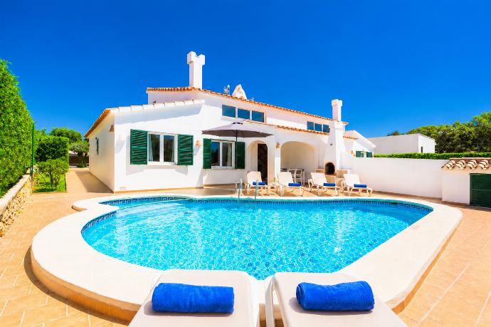 ,Beautiful villa with private pool and terrace . - Eulalia Dos . (Fotogalerie) }}