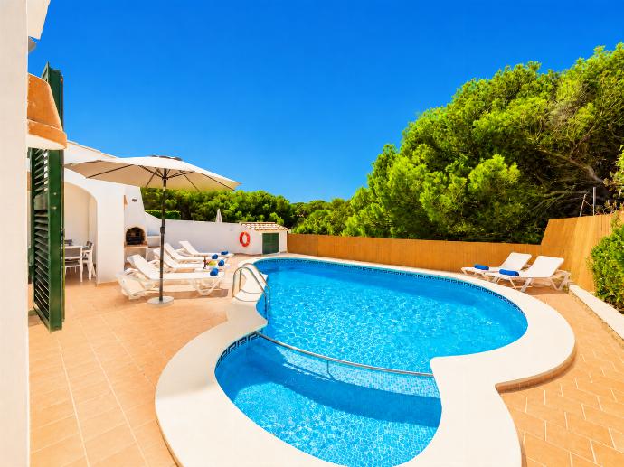 Private pool and terrace . - Eulalia Dos . (Fotogalerie) }}