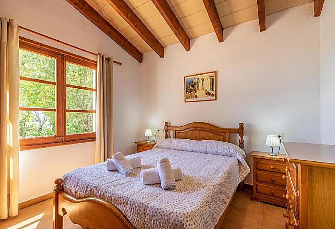 Double bedroom with en suite bathroom . - Villa Eternidad . (Galleria fotografica) }}