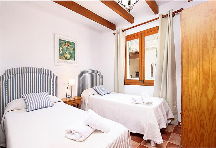 Twin bedroom . - Villa Angel . (Photo Gallery) }}