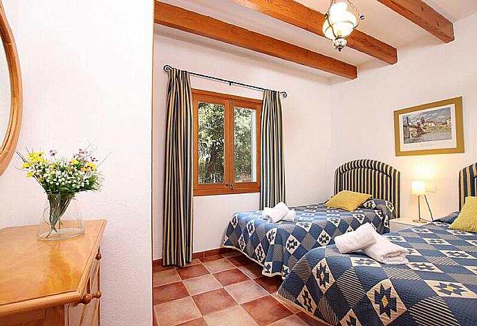 Twin bedroom . - Villa Angel . (Photo Gallery) }}
