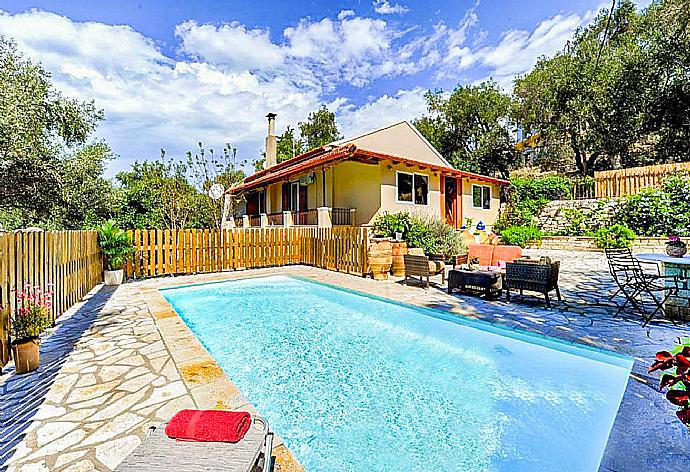 Dimitris Cottage Pool