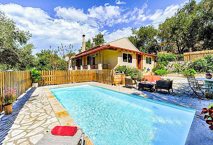 ,Beautiful villa with private pool and terrace . - Dimitris Cottage . (Photo Gallery) }}