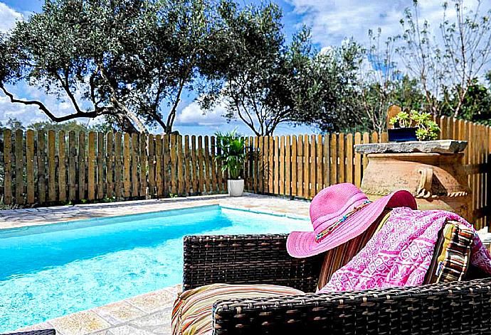 Private pool and terrace . - Dimitris Cottage . (Photo Gallery) }}