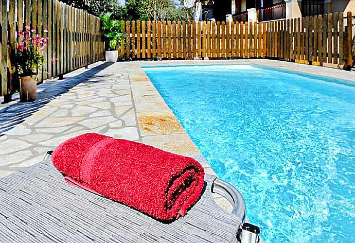 Private pool and terrace . - Dimitris Cottage . (Fotogalerie) }}