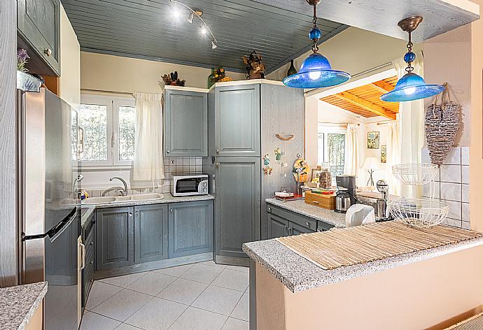 Equipped kitchen . - Dimitris Cottage . (Fotogalerie) }}