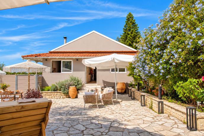 Dimitris Cottage
