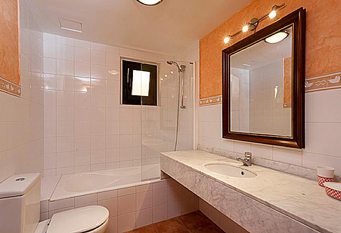 Villa Can Javi Bathroom