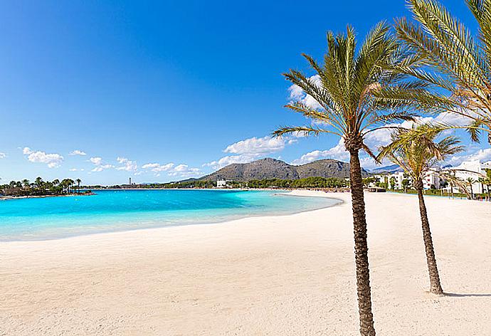 Local beach . - Villa Cas Xeremier . (Fotogalerie) }}