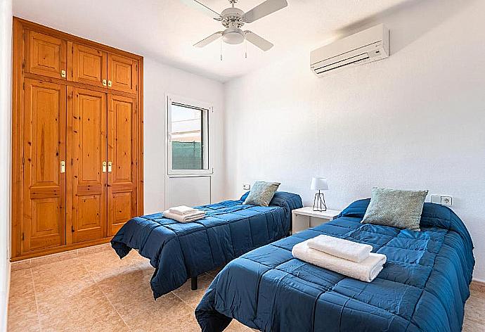 Twin bedroom with A/C . - Villa Mestral . (Photo Gallery) }}